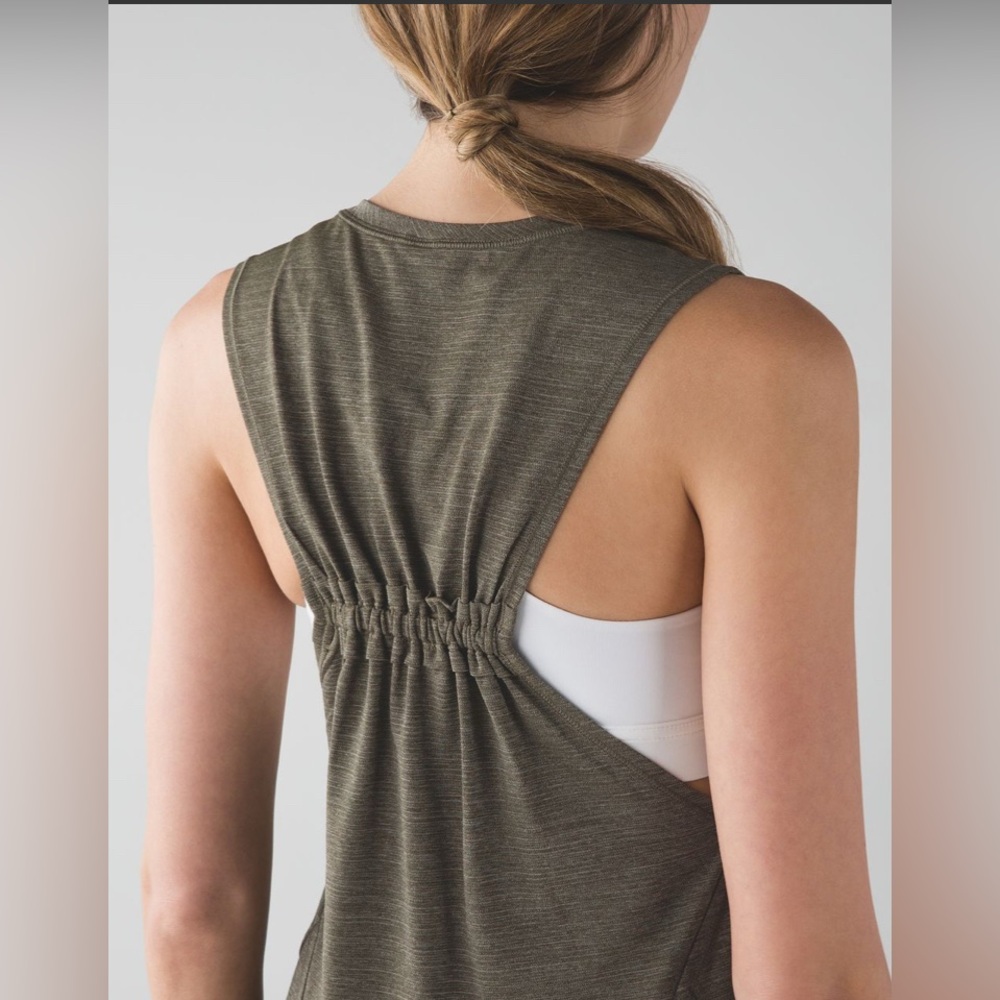 EUC Lululemon In A Cinch Tank